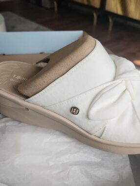 Life Stride White Knot Mule with Tan Footbed Accent